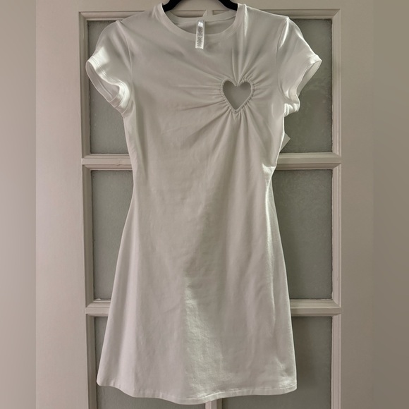NEW SKIMS Cotton Jersey Cutout Heart Mini Dress in Snow - Picture 6 of 10